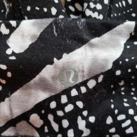 LULULEMON WUNDER UNDER CROP LEGGINGS - Picture 2 of 3